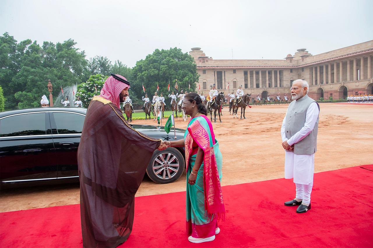 ولي-العهد-يلتقي-رئيسة-جمهورية-الهند-في-القصر-الرئاسي-بـ-“نيودلهي”