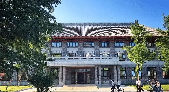 مكتبة-الملك-عبدالعزيز-العامة-تحتفي-بمرور-5-سنوات-على-انطلاقتها-في-جامعة-بكين