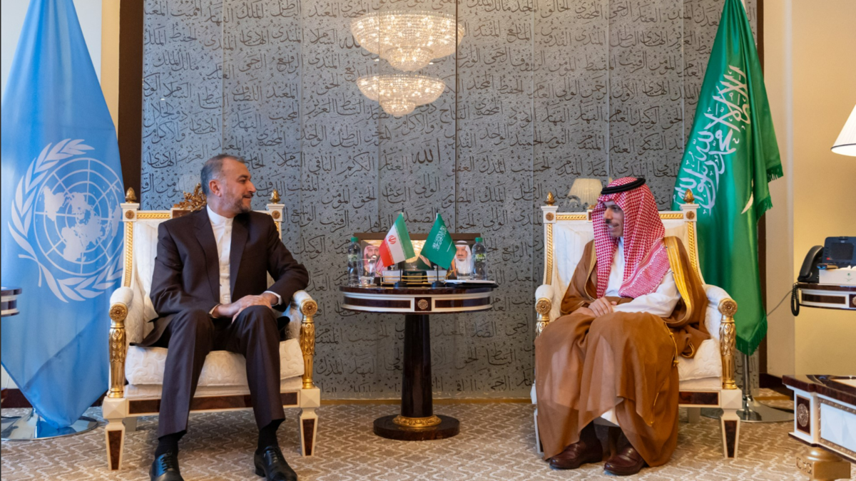 وزير-الخارجية-السعودي-يناقش-مع-نظيره-الإيراني-المستجدات-الإقليمية-والدولية